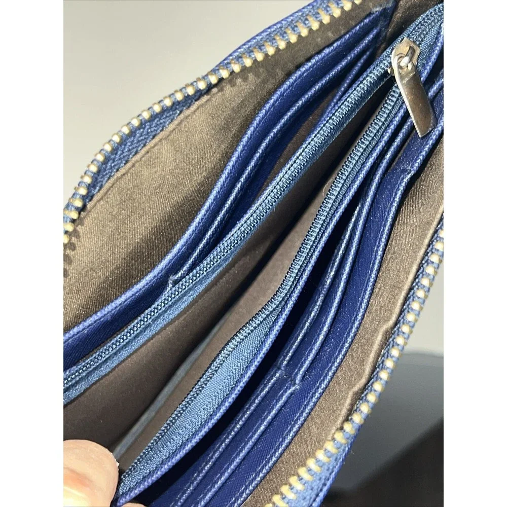 Simply Southern navy clutch With Numerous‎ Pockets Card Holder Slots Zip Pocket